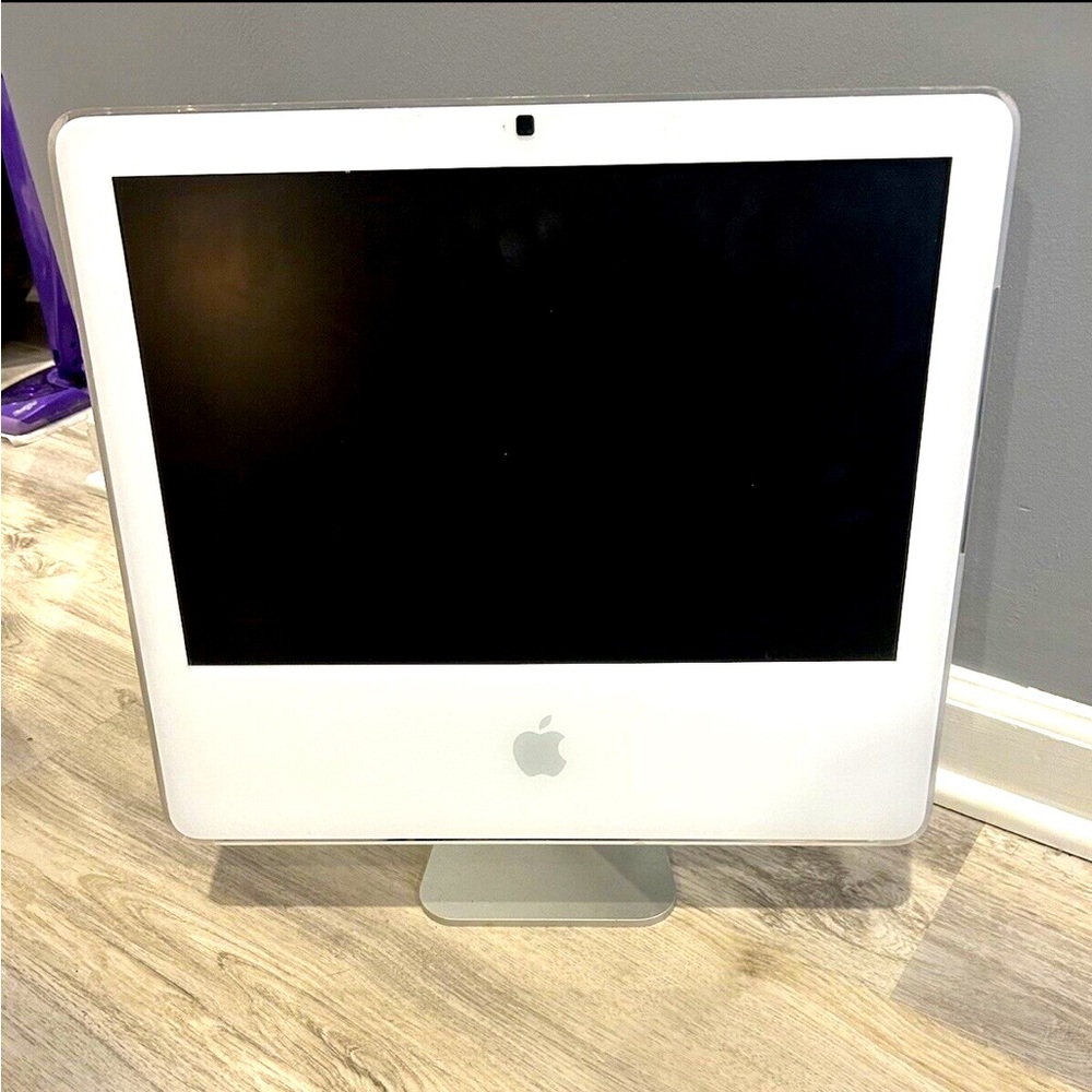APPLE A1173, 17" iMac C2D @ 1.8GHz, 1GB RAM, No HDD. "B"